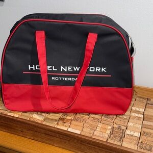 Black and Red women’s gym bag
Hotel New York in Amsterdam and never used!♥️